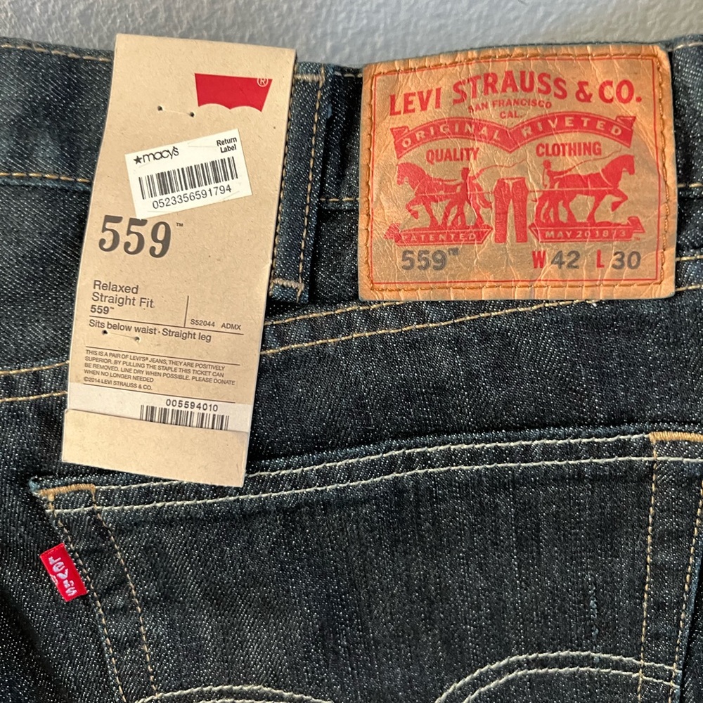 NWT men’s Levi’s jeans, relax fit 559 brand new with tags